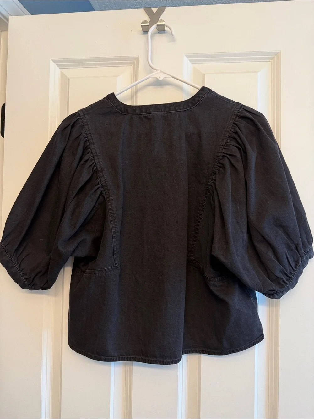 Women’s black denium - Black Button-Front Puff Sleeve Top, size S